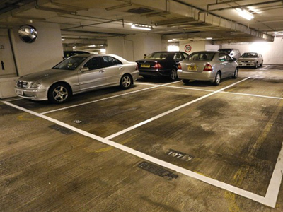 Μια θέση παρκινγκ χρεώνεται 640.000 δολάρια!